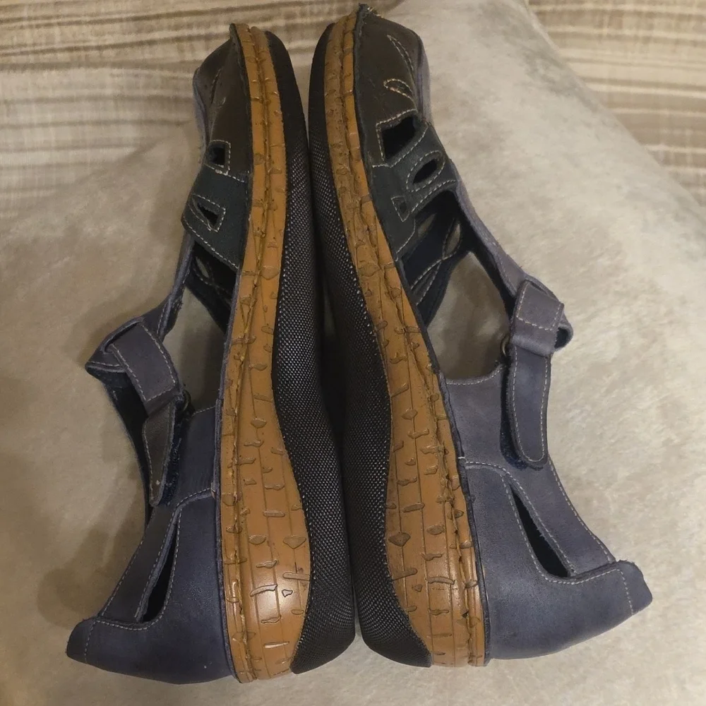 Propet Dark Blue and Silver Leather Sandals NWOT - Picture 7 of 15